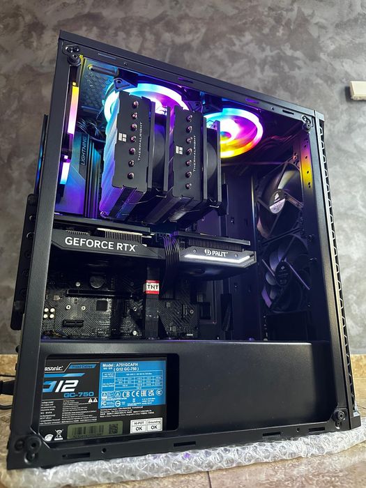 Pc gaming cu RTX 4070,32GB RAM,1TB,Z790