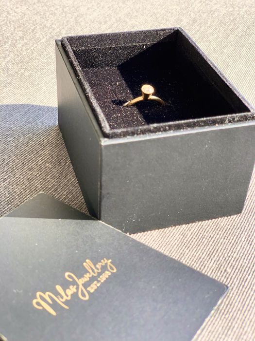 Inel de aur 18K cu diamant veritabil, design Milas Jewellery Copenhaga