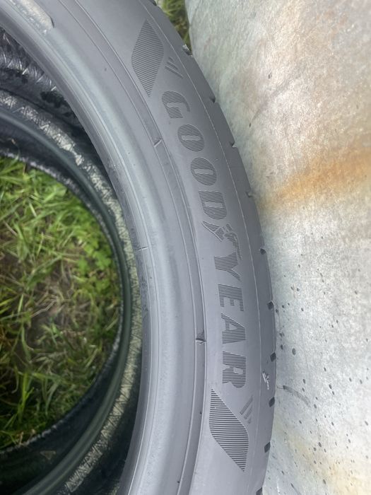 2 бр 255/35/19 Goodyear