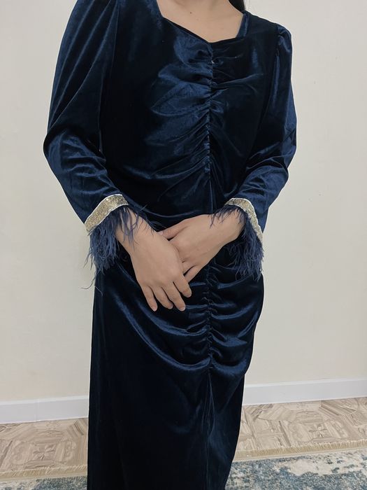 Платье велюр новый