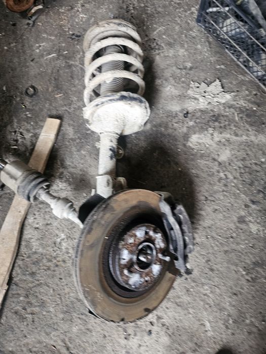 Fuzeta amortizor cu flansa Hyundai santafe 2.2E4