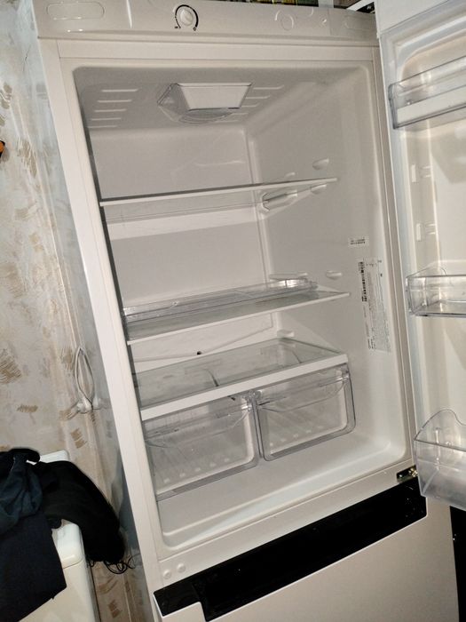 Продаёться Холодильник