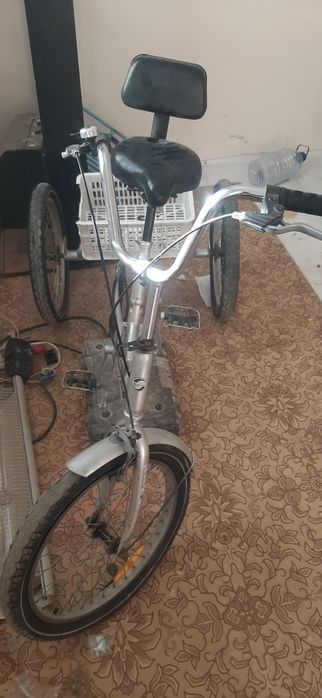 Velik sotiladi 3 oyoqli