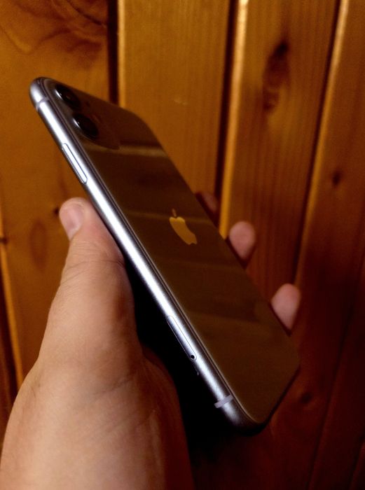 Iphone 11 Purple, baterie 100%