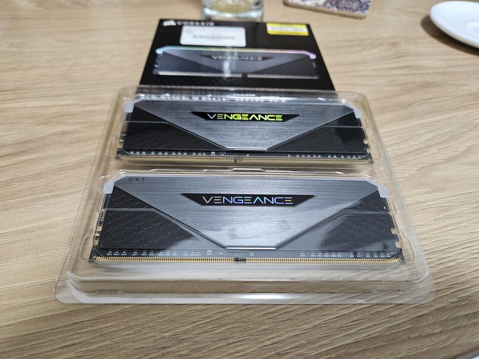 Corsair Vengeance  RGB RT 2X16GB,4600MHz,DDR4