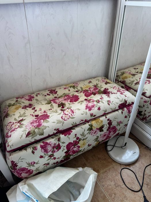 Продам мягкий длинный пуф, с пространством для хранения