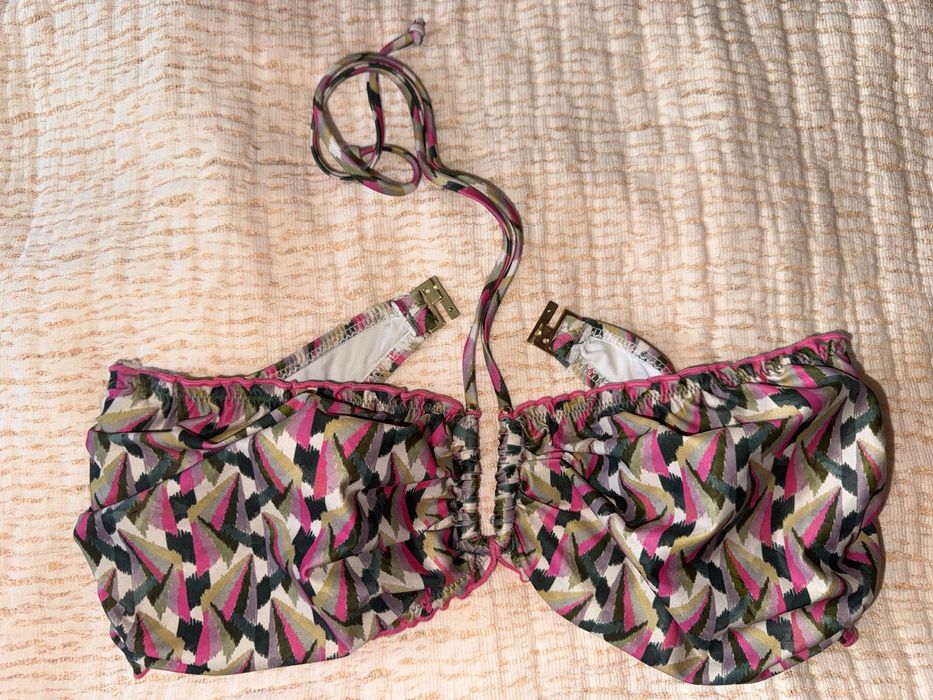 Dolores Cortes Sutien costum de baie