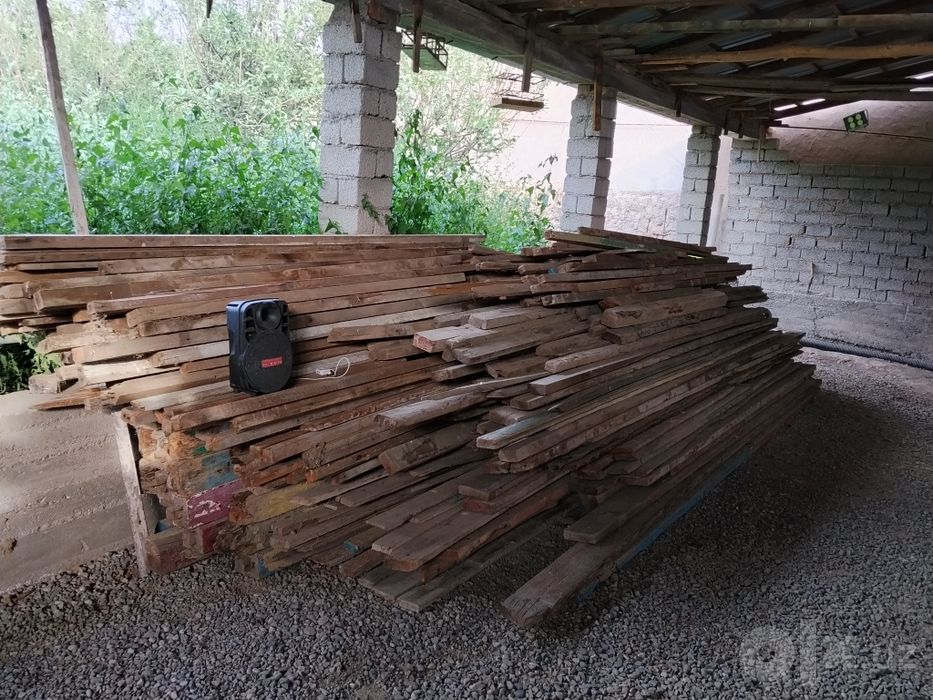 Курилиш учун тахтала сотилади + 50/60 та шиферам бор хаммасини 500$ га
