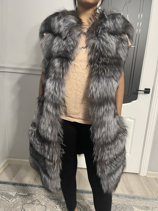 Меховая жилетка