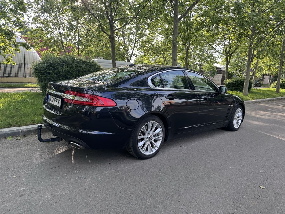 Jaguar XF impecabil