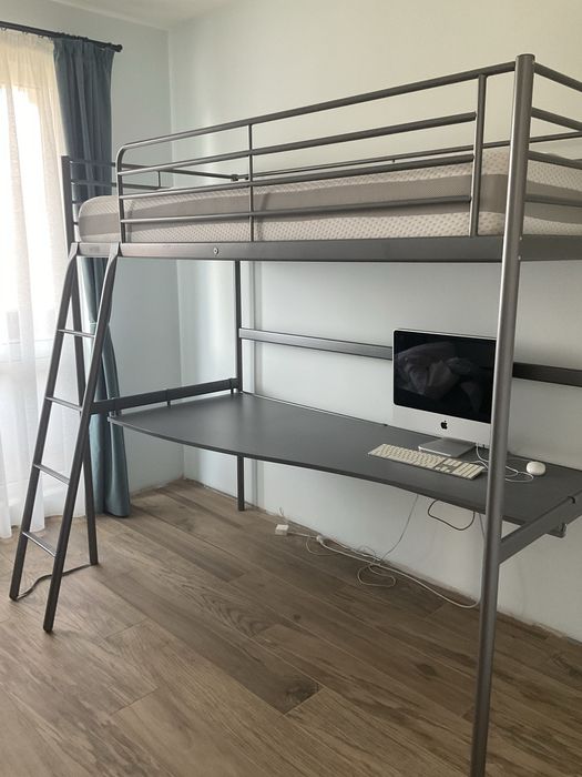 Високо легло-надстройка с работен плот и матрак
