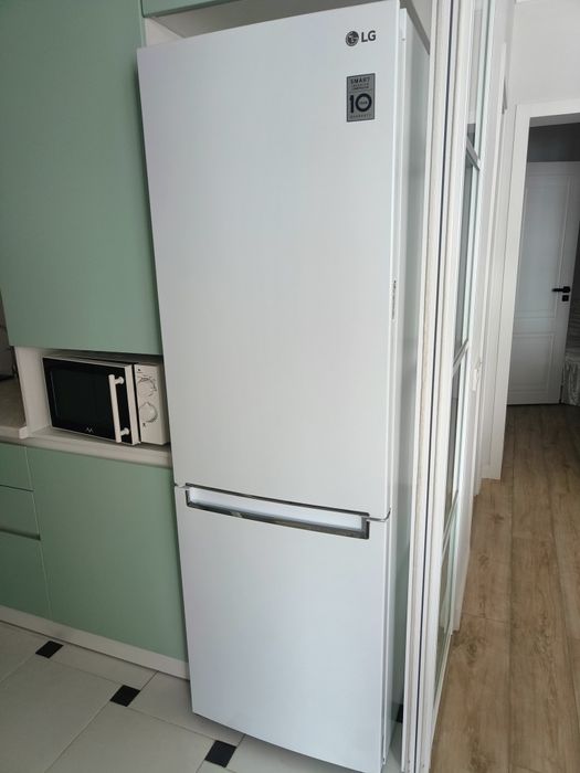 Холодильник  LG в хорошем состоянии
