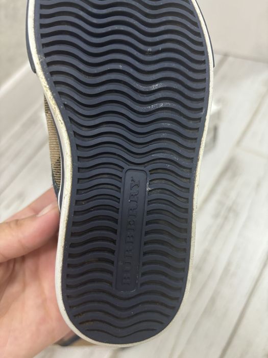 Продам детскую обувь