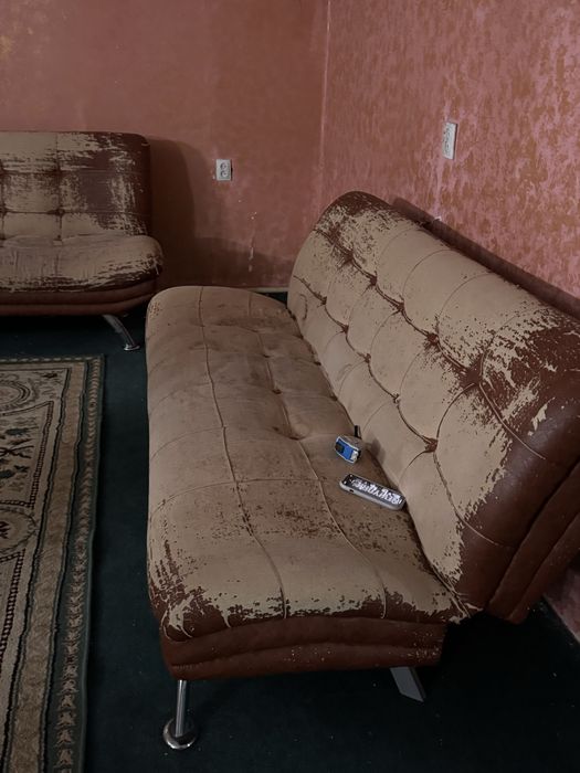 Отдам бесплатно , люстры ,кресло, диваны