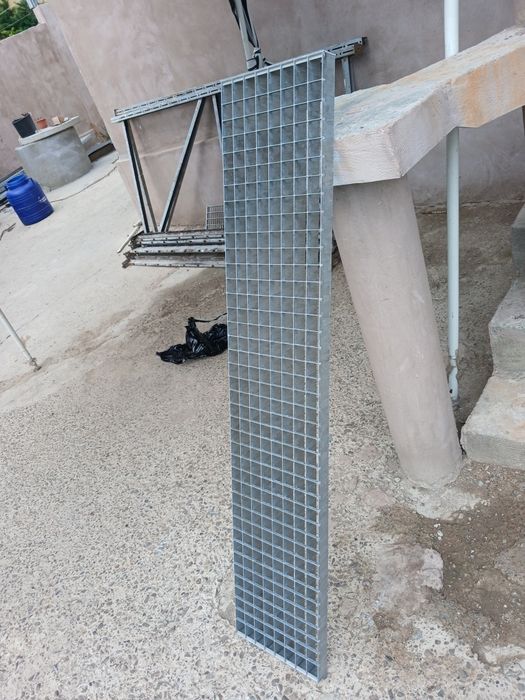 Trepte metalice zincate