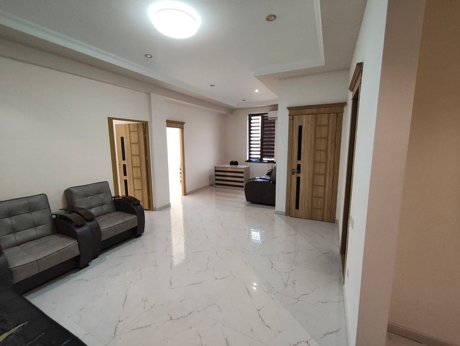 Ofis ijara – Markaz Lunacharskiy, 104 m²

Maydoni: 104 m², 3+1 xonali