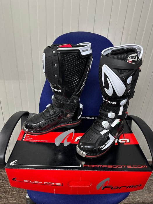 Forma Predator 2.0 marimea 41 (270mm)