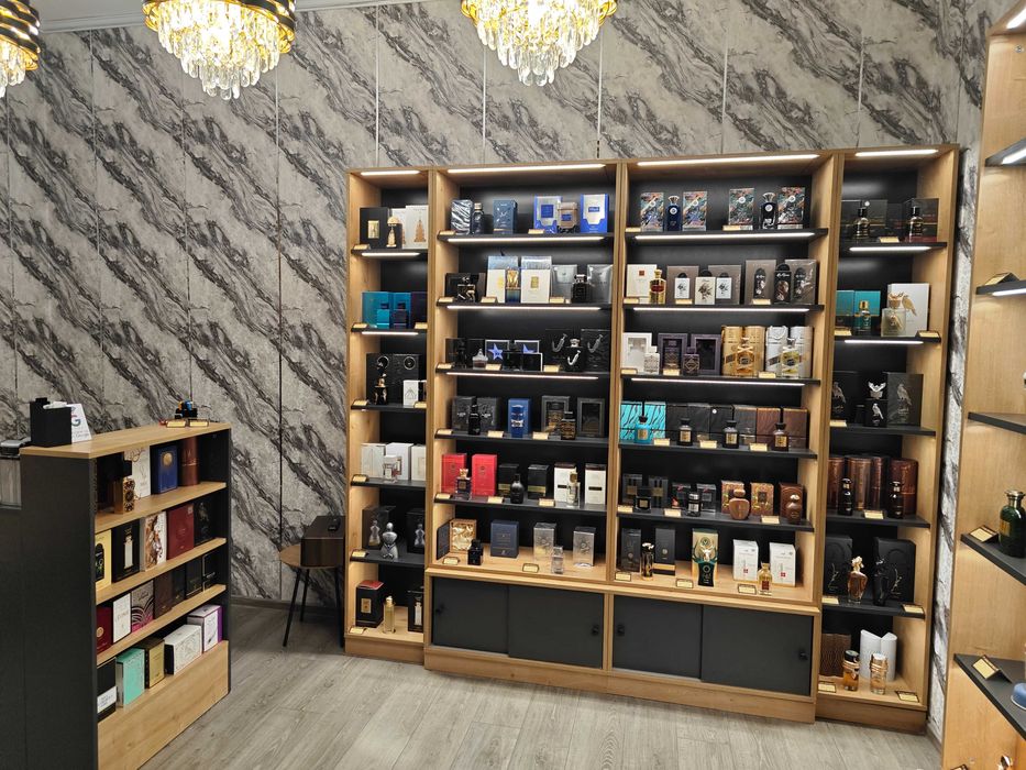 Стелажи и каса за магазин