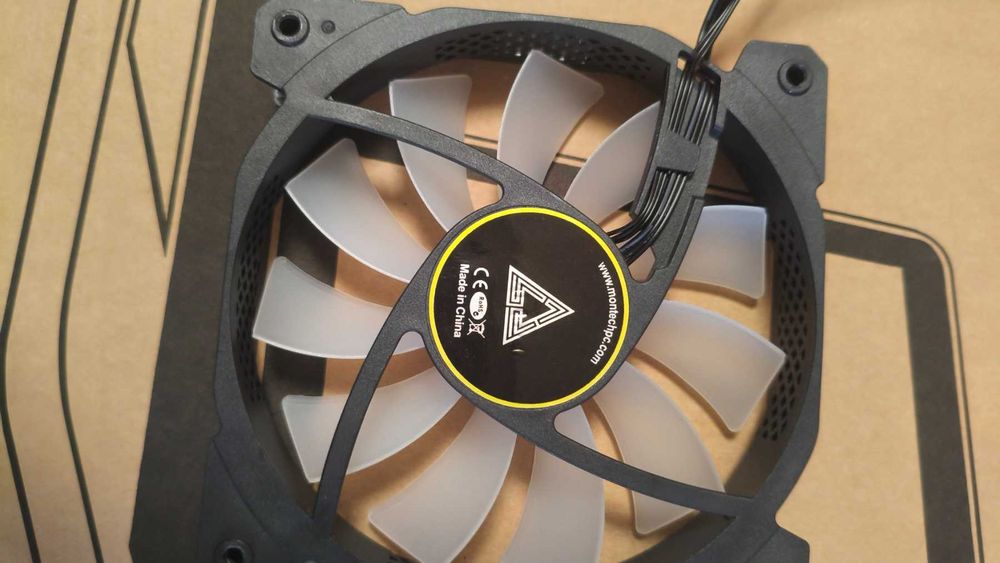 120мм вентилатор за компютър