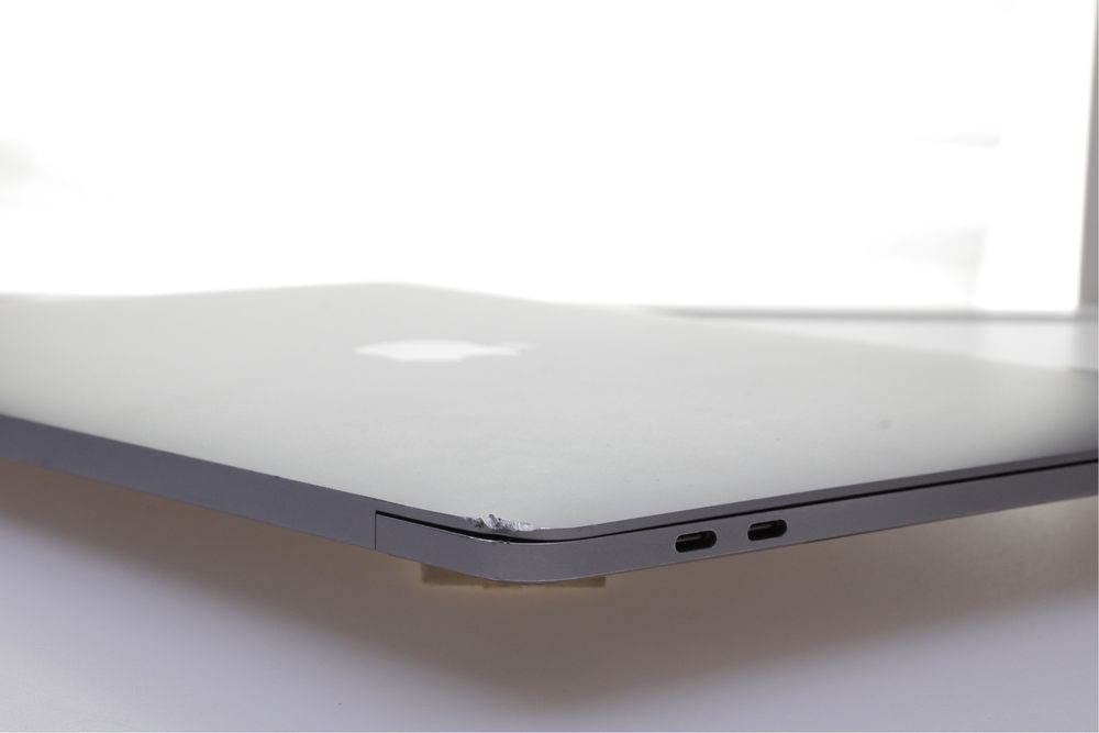 MacBook Pro 13” 2017 Touchbar | i5 3.1GHz | 8GB RAM | 256GB SSD