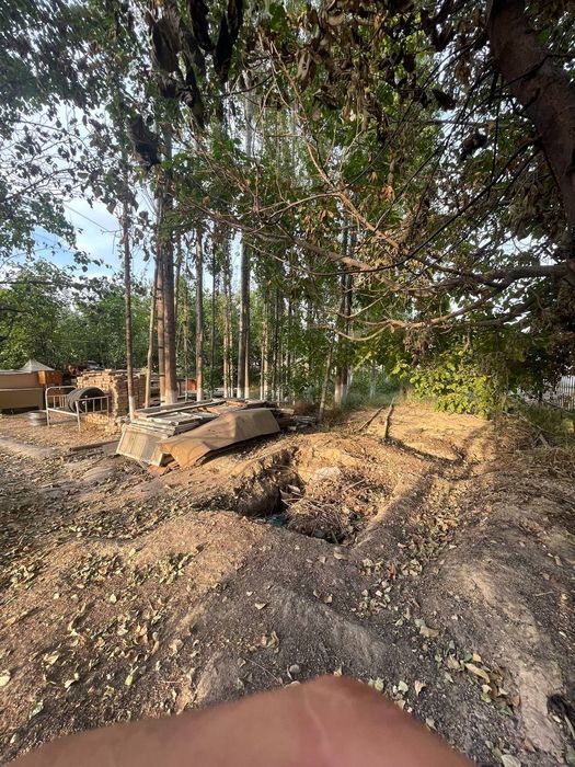 Uy sotiladi srochna 6 sotix