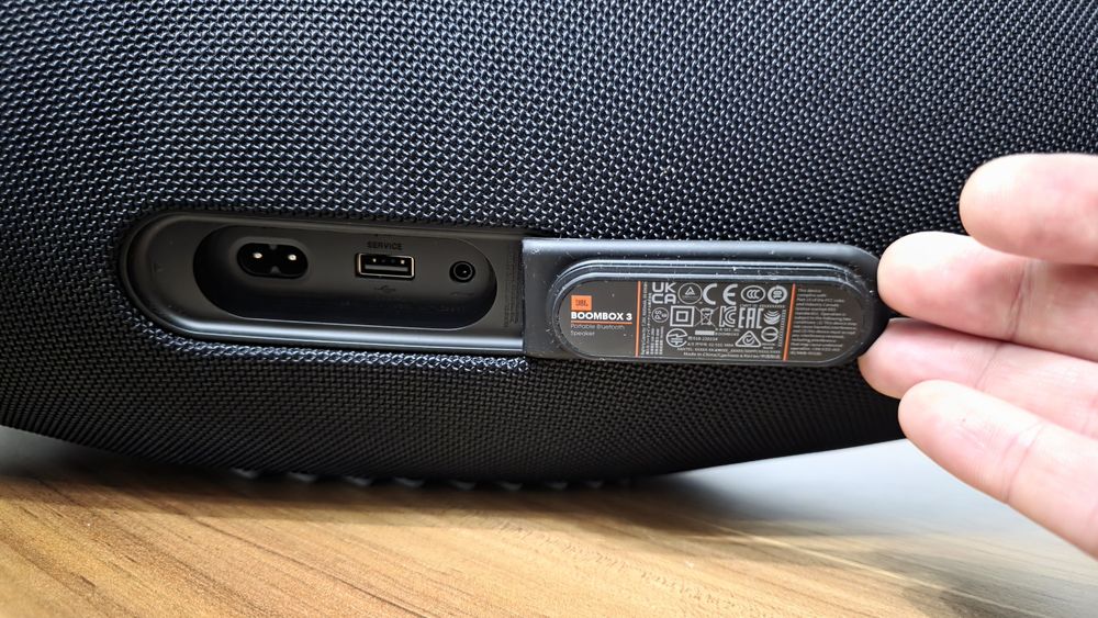 JBL Boombox 3 – impecabilă, cu încărcător, preț bun