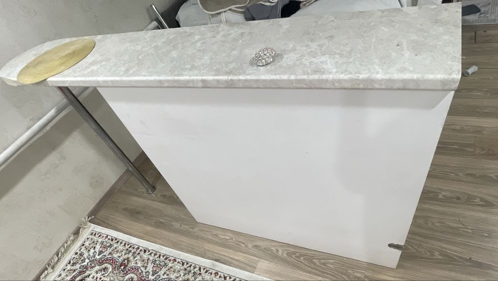 Барная стойка, стол