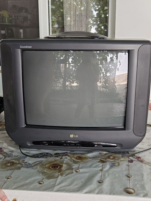 Продам телевизор LG