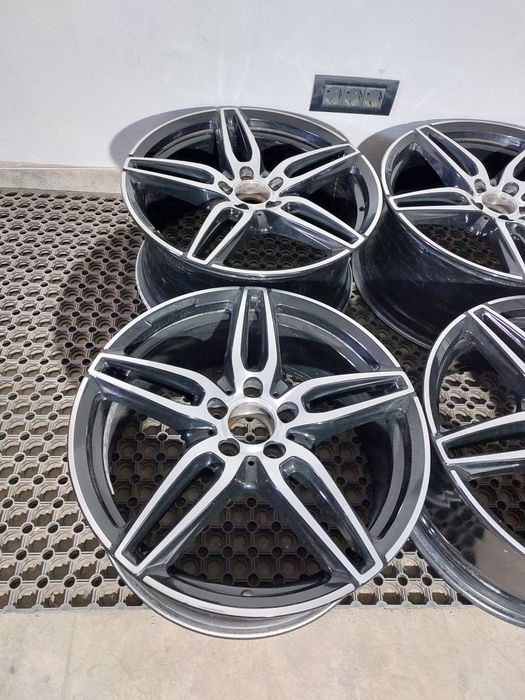 O janta / Set jante 19 originale Mercedes class E w213 / Coupe c238 / Cabrio A238 AMG 8j 9j negru / gri