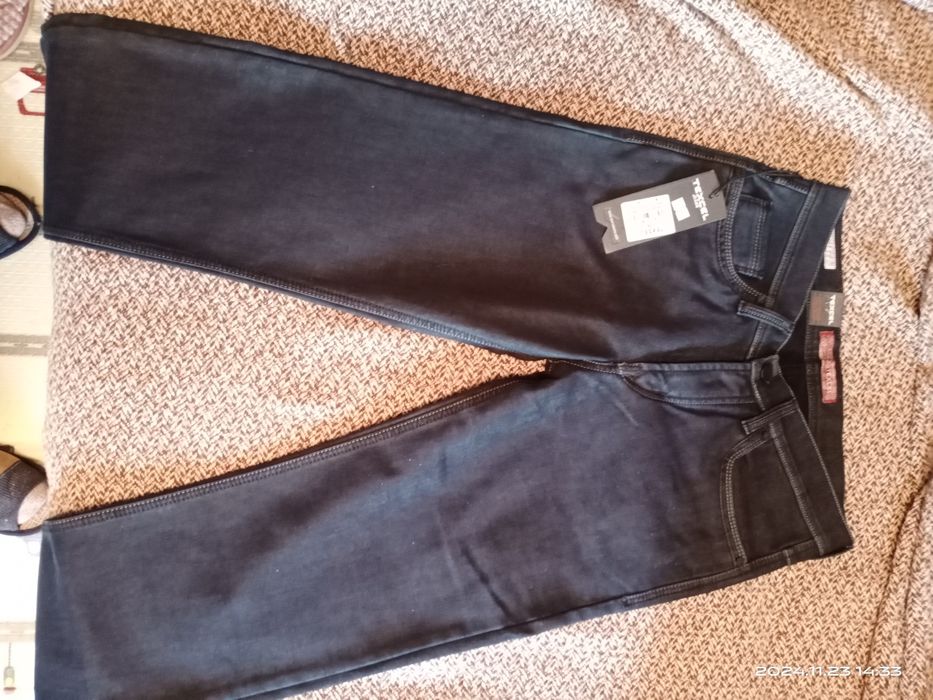 Продам джинсы разные