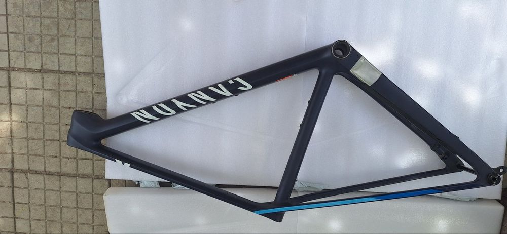 Карбонова рамка Canyon