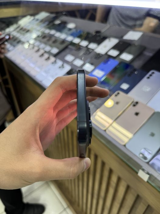 iPhone 15 Pro Max Blue