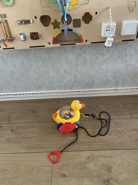 Игрушки , каталки, пирамида