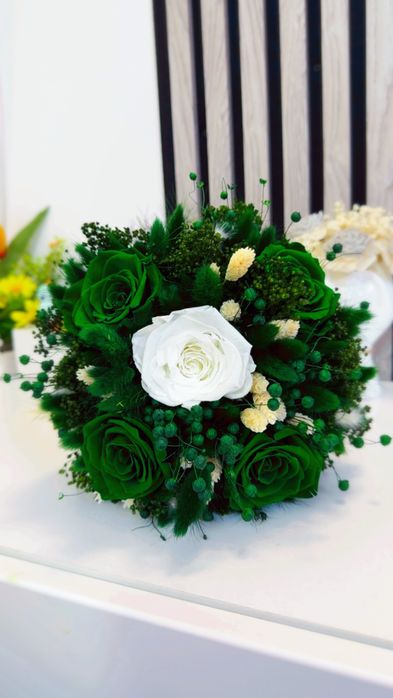 Buchete,lumanari,pahare si alte articole pentru evenimentul tau specia