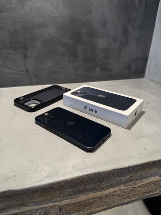 Iphone 13 Mini Midnight 128 GB + подарък