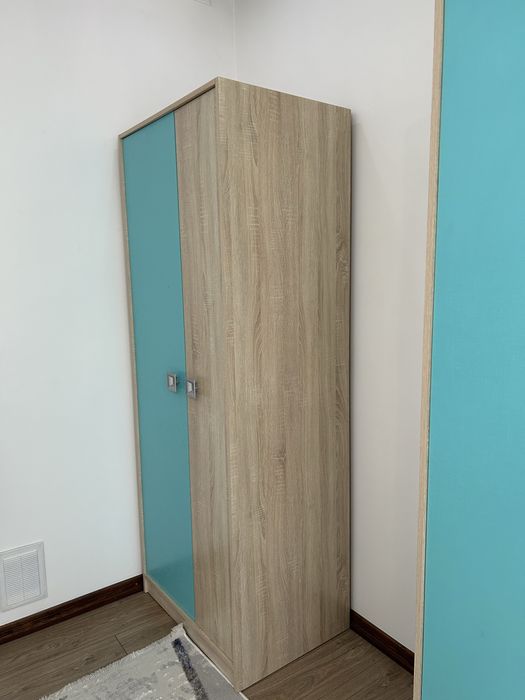 Шкаф двухстворчатый