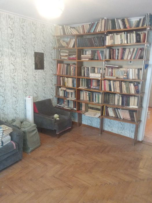 Продам 4-комнатную квартиру