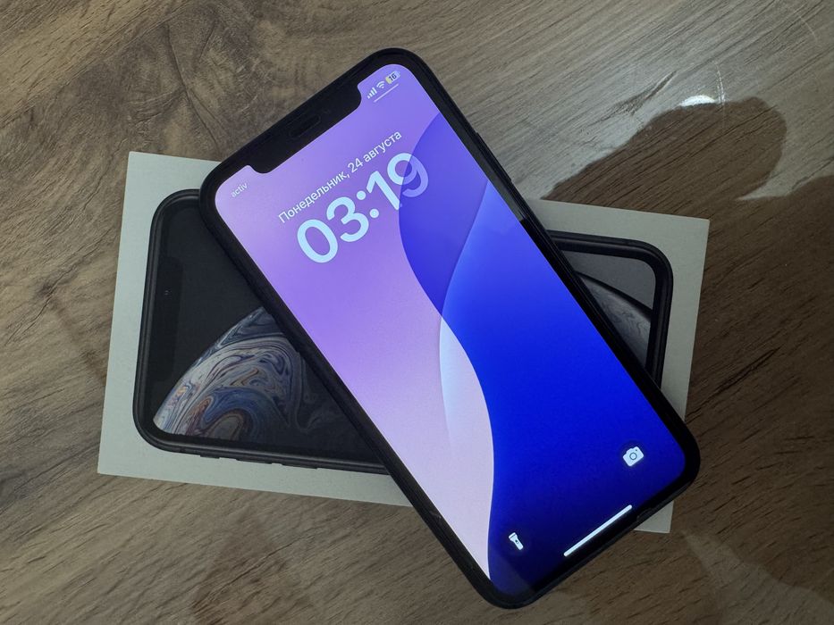 Продам Iphone Xr 64 gb идеальное состояние