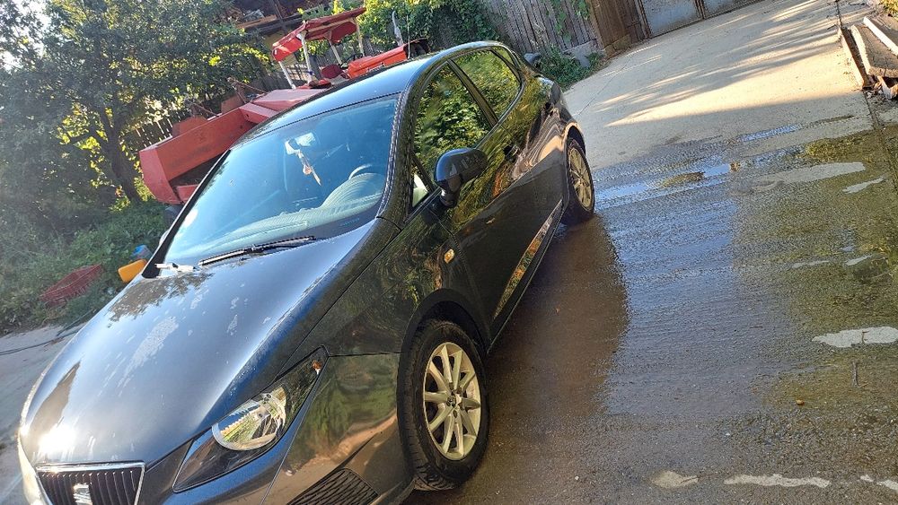 Seat       ibiza