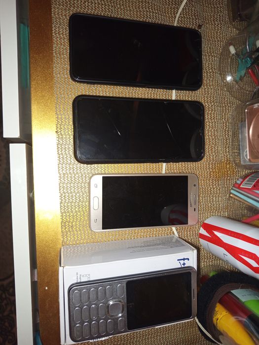 Телефон  А 12 сотилади 4 та  телефон 2 милйон сум га