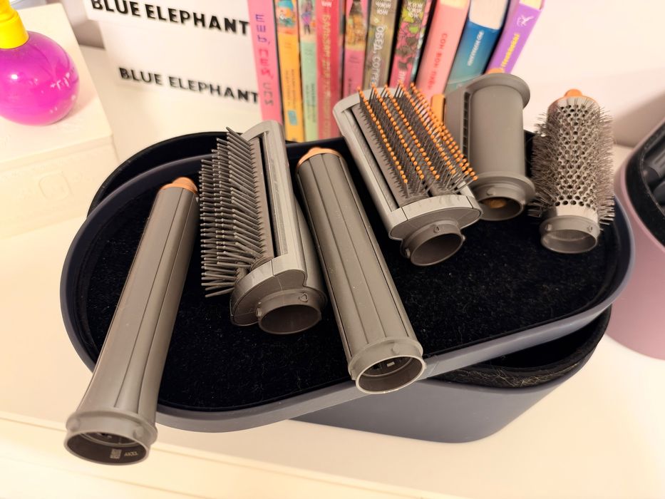 Продам оригиналтные насадки Dyson и чехол