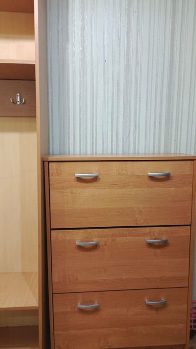 Продам шкаф и камот для обуви
