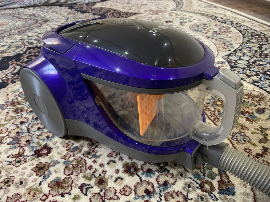 Продаётся пылесос LG вакуумный.