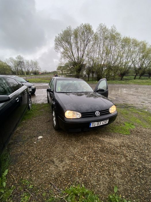 Vand golf 4 1.6 benzina