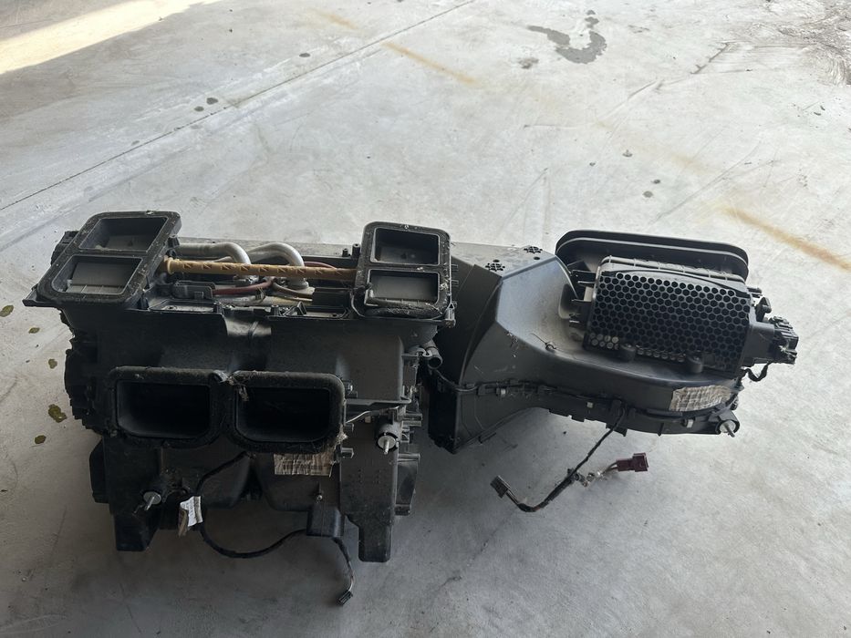 Grup caldura aeroterma sub bord Mercedes w204 w205  w207 w212 w213 C  E class europa volan stanga motorase reglaj automate climatronic calorifer ac