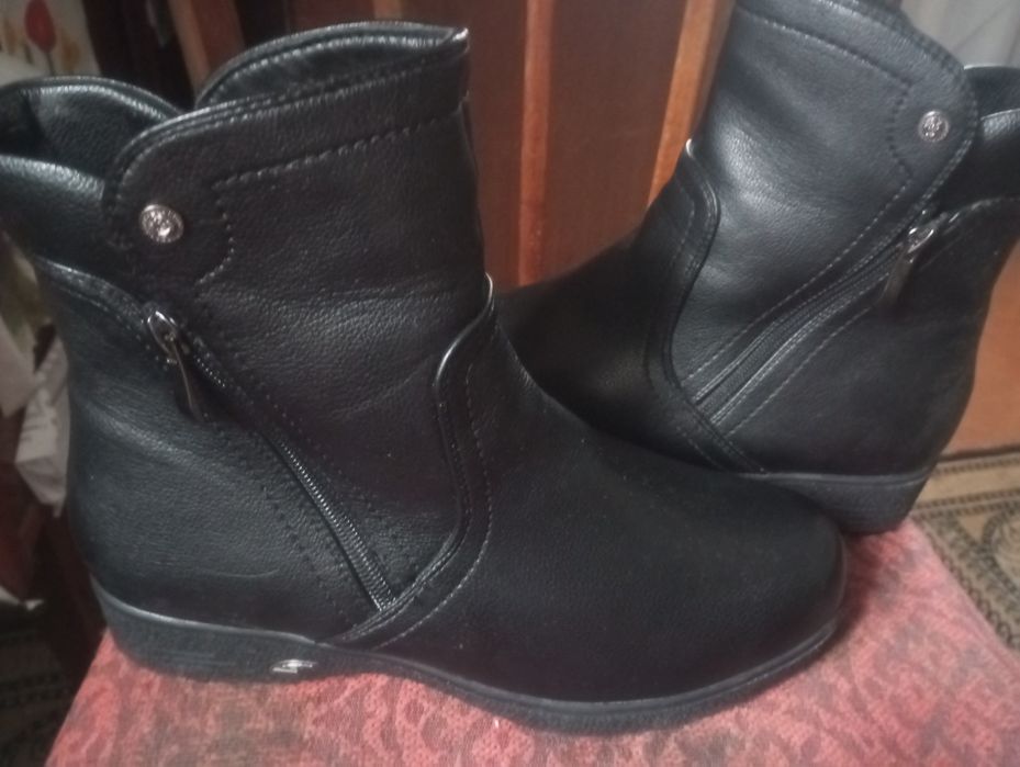 Продам сапоги.женские.