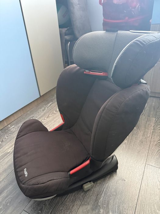 Столче за кола Bebe Confort (15-36кг) RODIFIX