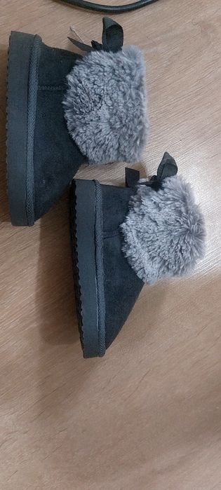 Продаются детские ботинки, новые. 25 размер