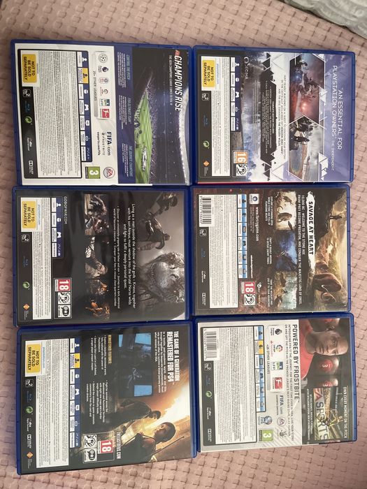 Vând jocuri de PS4,satre foarte bună