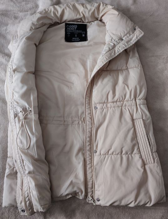 Дамско тънко бежово Яке SINSAY и Грейка Stradivarius
Дамско тънко бежо